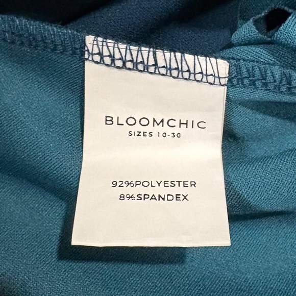 NWOT, BloomChic, Teal Plus-Size Blouse With Cut-Out Hem, 18W-20W - Picture 3 of 7
